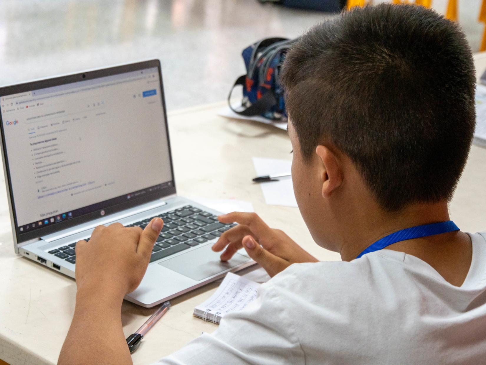 Niño estudiante