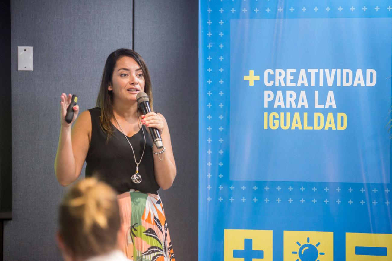 Foto tomada durante uno de los espacios de "+Creatividad para la Igualadad". Crédito: ONU Mujeres/ Tico Angulo