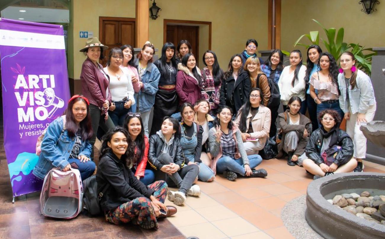 Grupo de mujeres del movimiento Artivismo