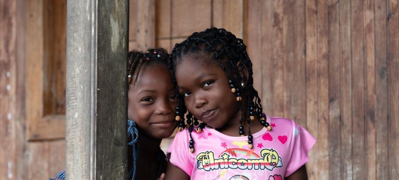 Niñas del Litoral del San Juan, en la frontera entre Chocó y Valle del Cauca, donde la OPS implementa el proyecto CERF.