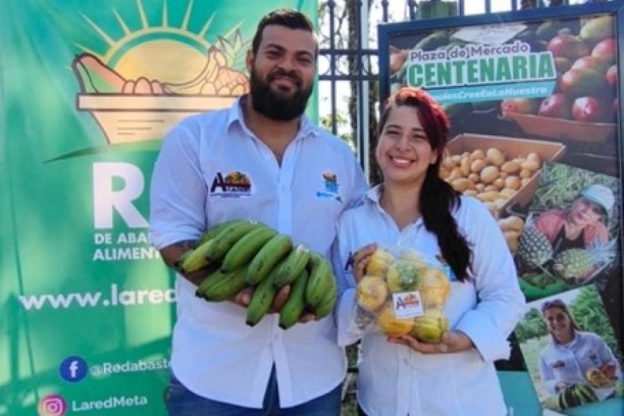 Fernanda Gómez y su marido producen y venden fruta de la mejor calidad en los mercados locales.