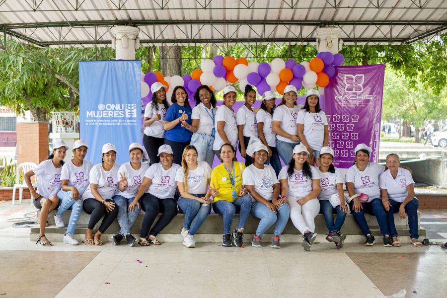 Grupo de mujeres de la organización Machis Entrelazadas